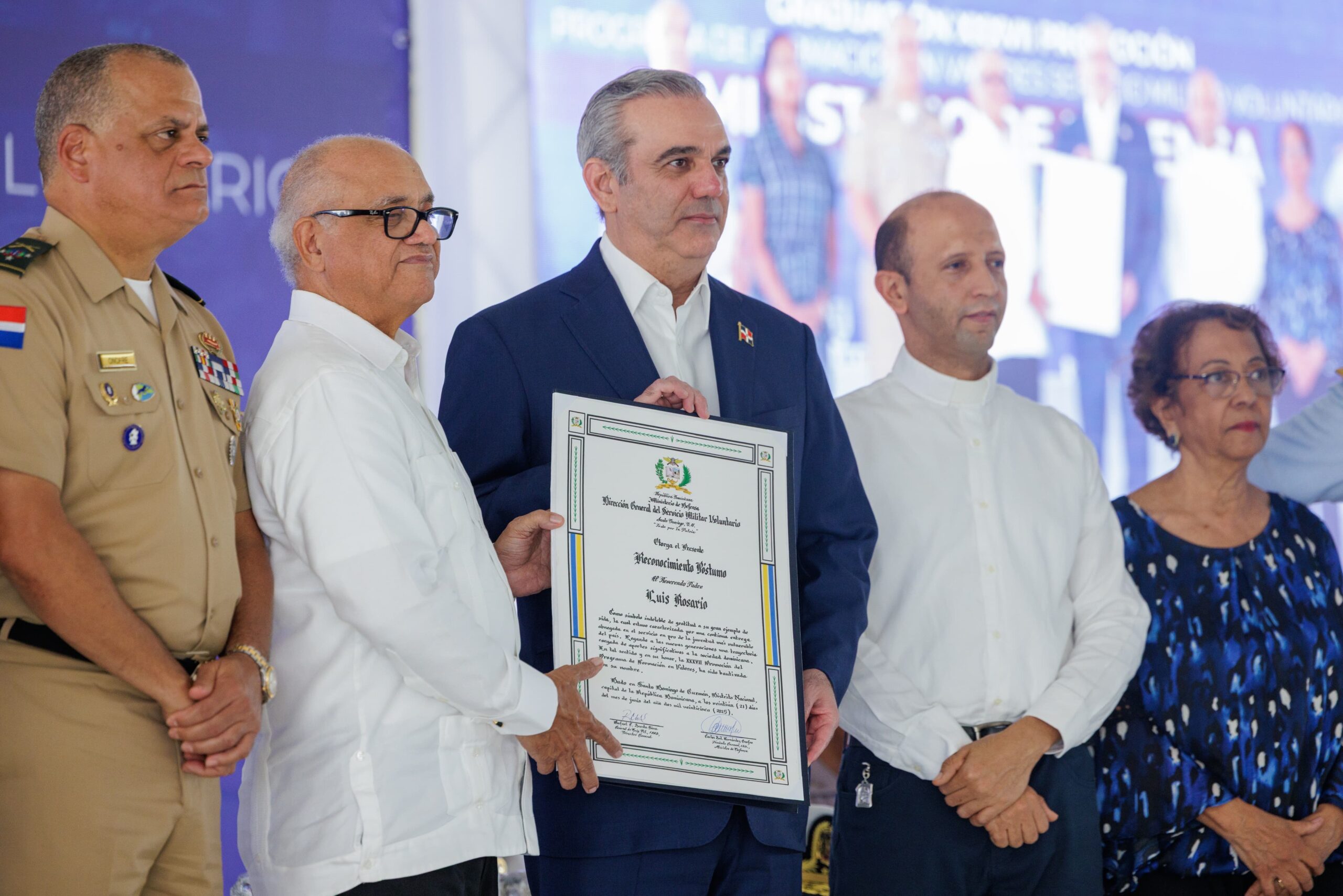 Presidente Abinader encabeza graduación y toma juramento de más de 5,000 jóvenes del Servicio Militar Voluntario