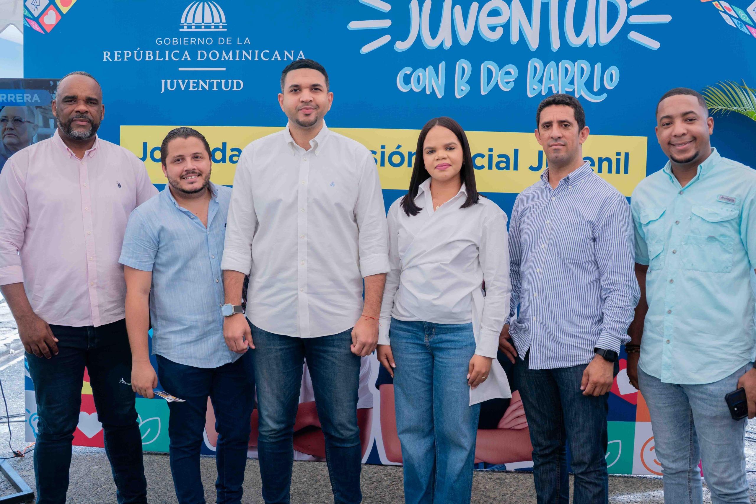 “Yo también vengo del barrio”: Ministro Carlos Valdez impulsa a la juventud desde el corazón de Los Alcarrizos
