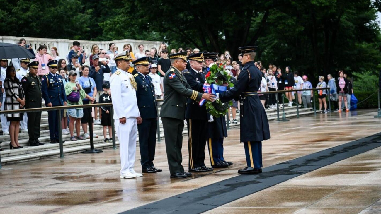 Ministro de Defensa fortalece lazos estratégicos en Washington y recibe importante reconocimiento internacional