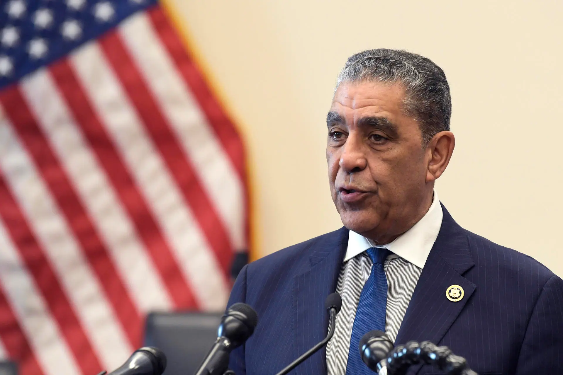 Adriano Espaillat condena ataque contra legisladores en Minnesota y llama a preservar la democracia