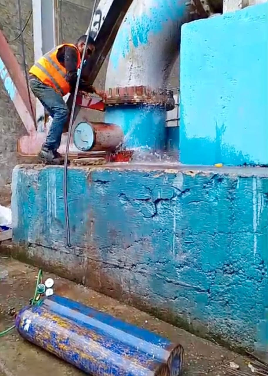 CAASD trabaja en la corrección de avería en línea de trasvase en el Puente de la 17, SDE