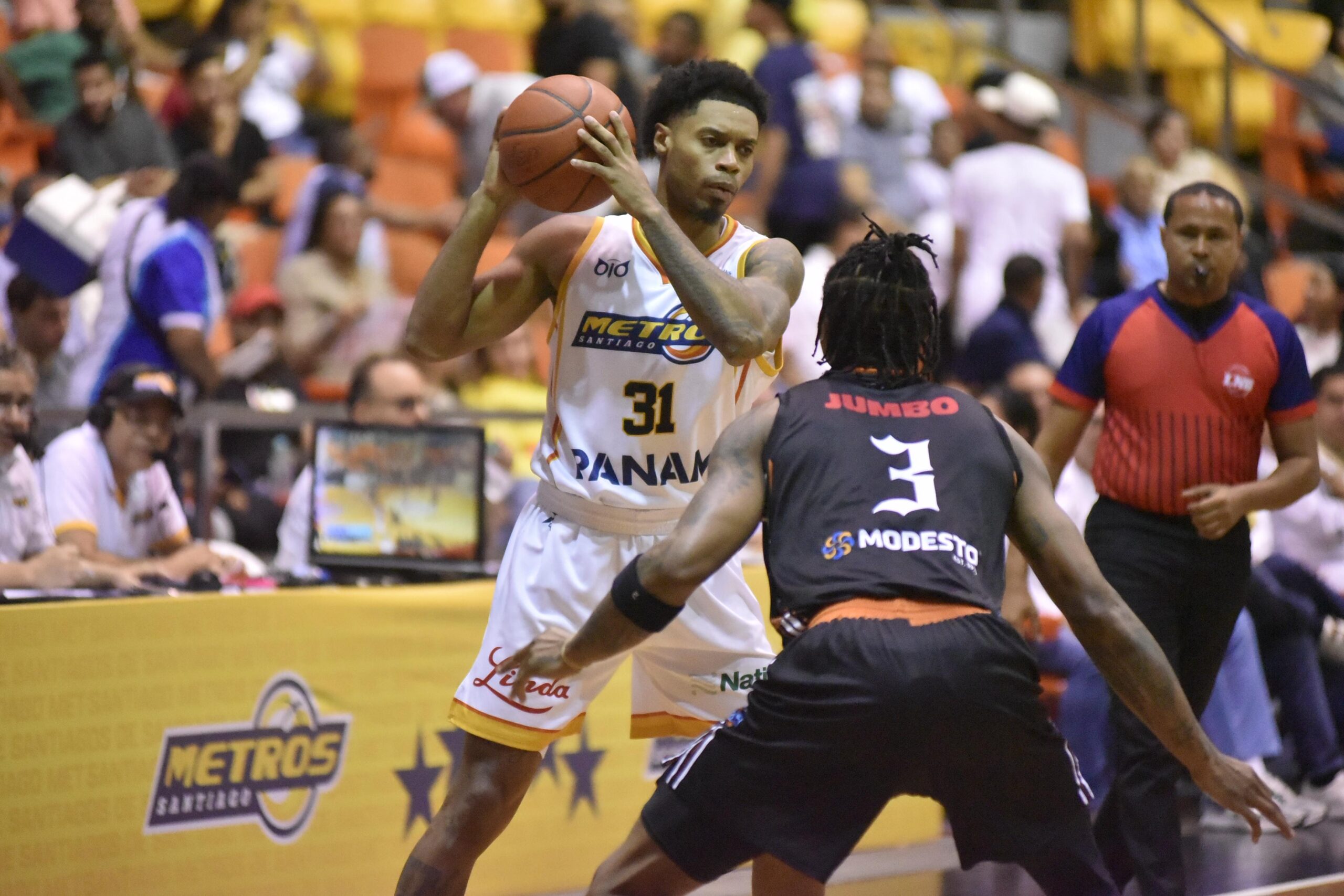 Titanes se sacuden y consiguen la victoria ante los Metros