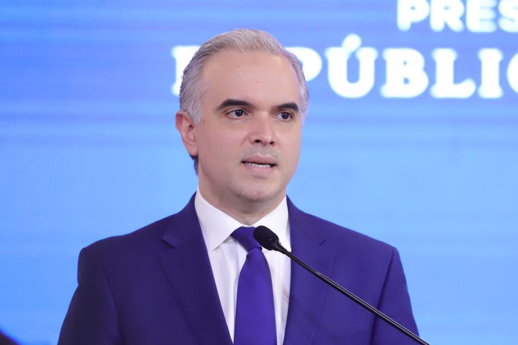 Ministro de Educación explica causas del retraso en la Evaluación Docente