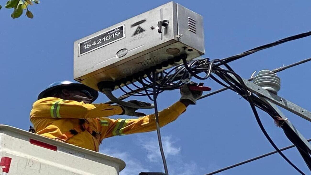 Edeeste continúa desmantelando conexiones ilegales en sectores del Distrito Nacional y SDE