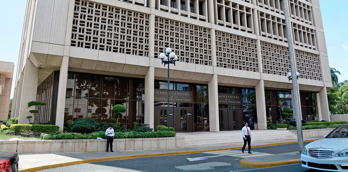 Flujos de remesas alcanzaron los US$985.5 millones durante el mes de Mayo,según el BCRD