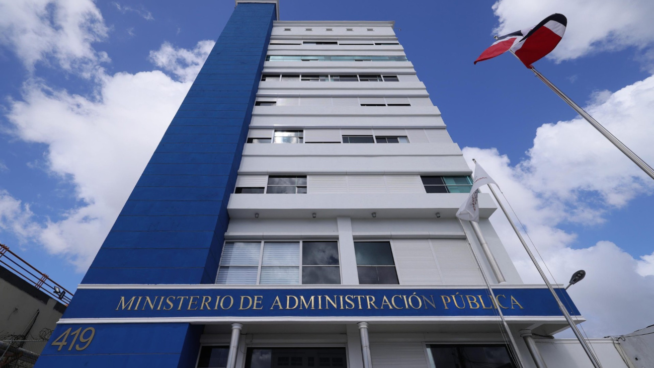 Nuevos horarios laborales en las oficinas públicas comenzarán a aplicarse en julio