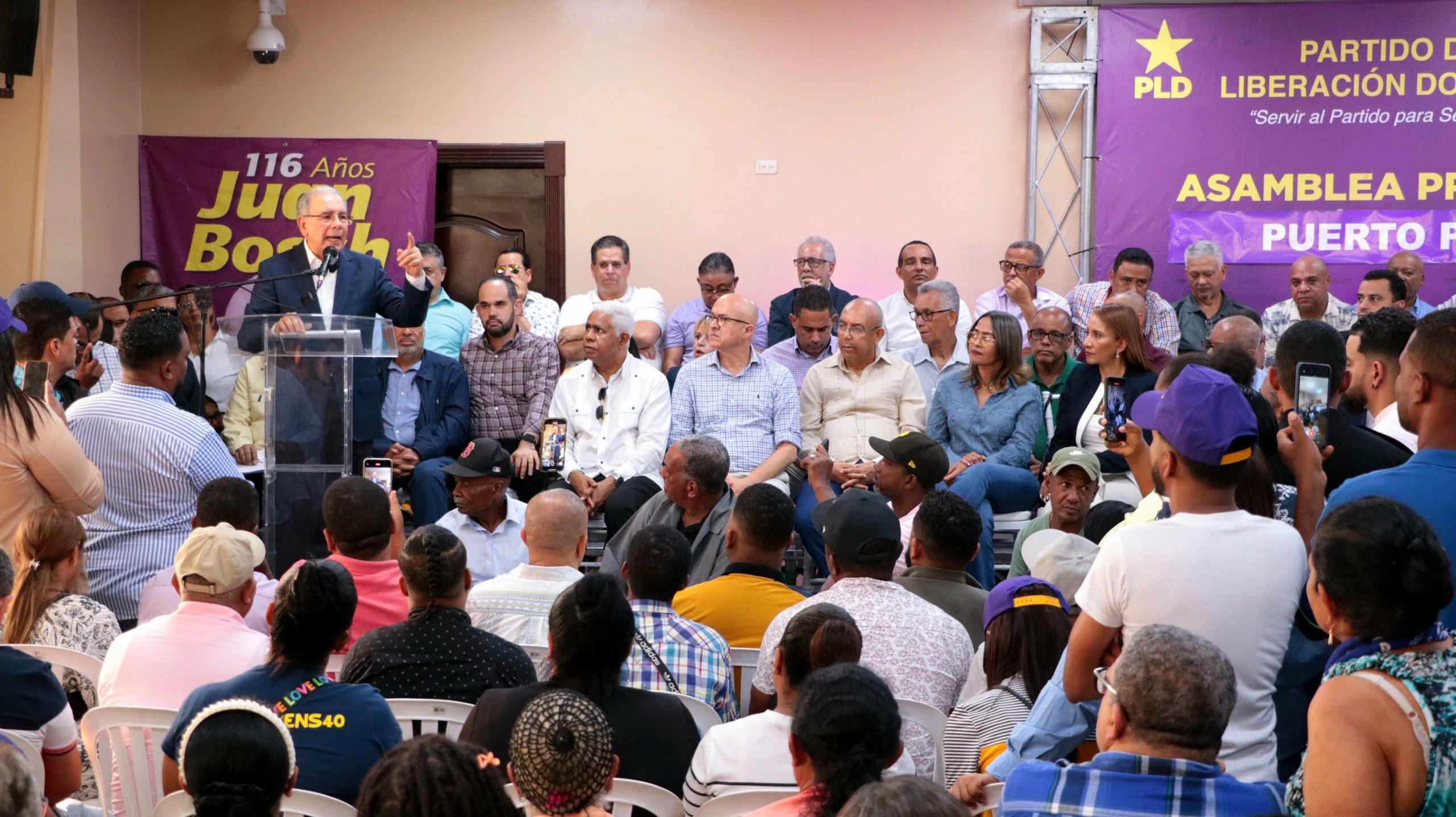 Exmandatario Danilo Medina destaca entusiasmo por el PLD y apuesta al retorno en 2028