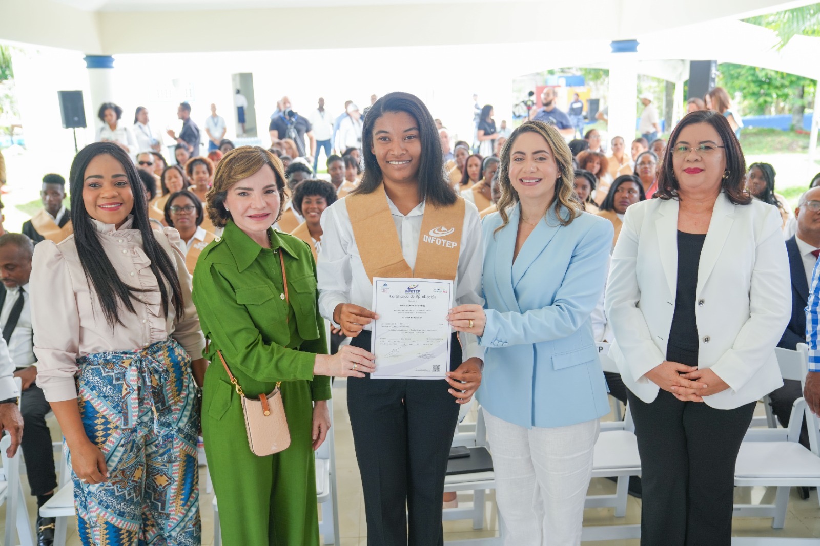 Desarrollo Social Supérate, INFOTEP y Fundación Rica gradúan 132 personas de cursos técnico-vocacional