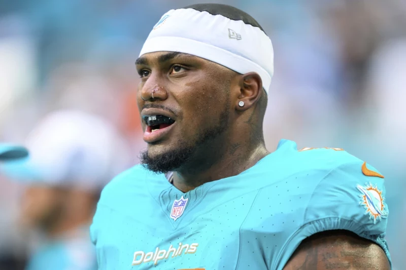 Dominicano Bayron Matos es trasladado en helicóptero al hospital tras sufrir lesión en entrenamiento con los Dolphins