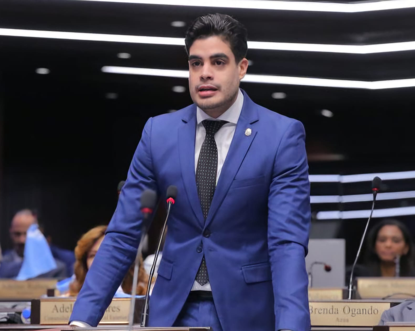 Diputado Bray Vargas propone humanizar a las autoridades con evaluaciones psicológicas y talleres obligatorios