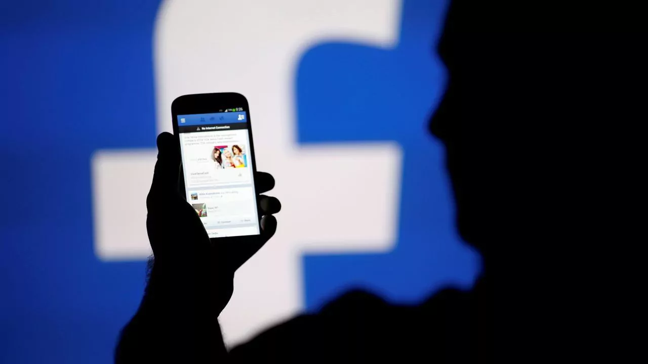 Facebook le declara la guerra al contenido reciclado y otros clics tecnológicos en América