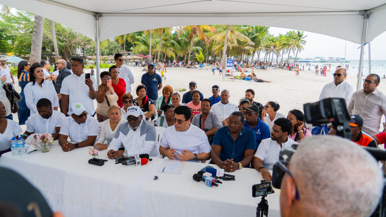 Ministerio de Turismo intervendrá playa y malecón de Boca Chica; inversión será de 600 millones de pesos