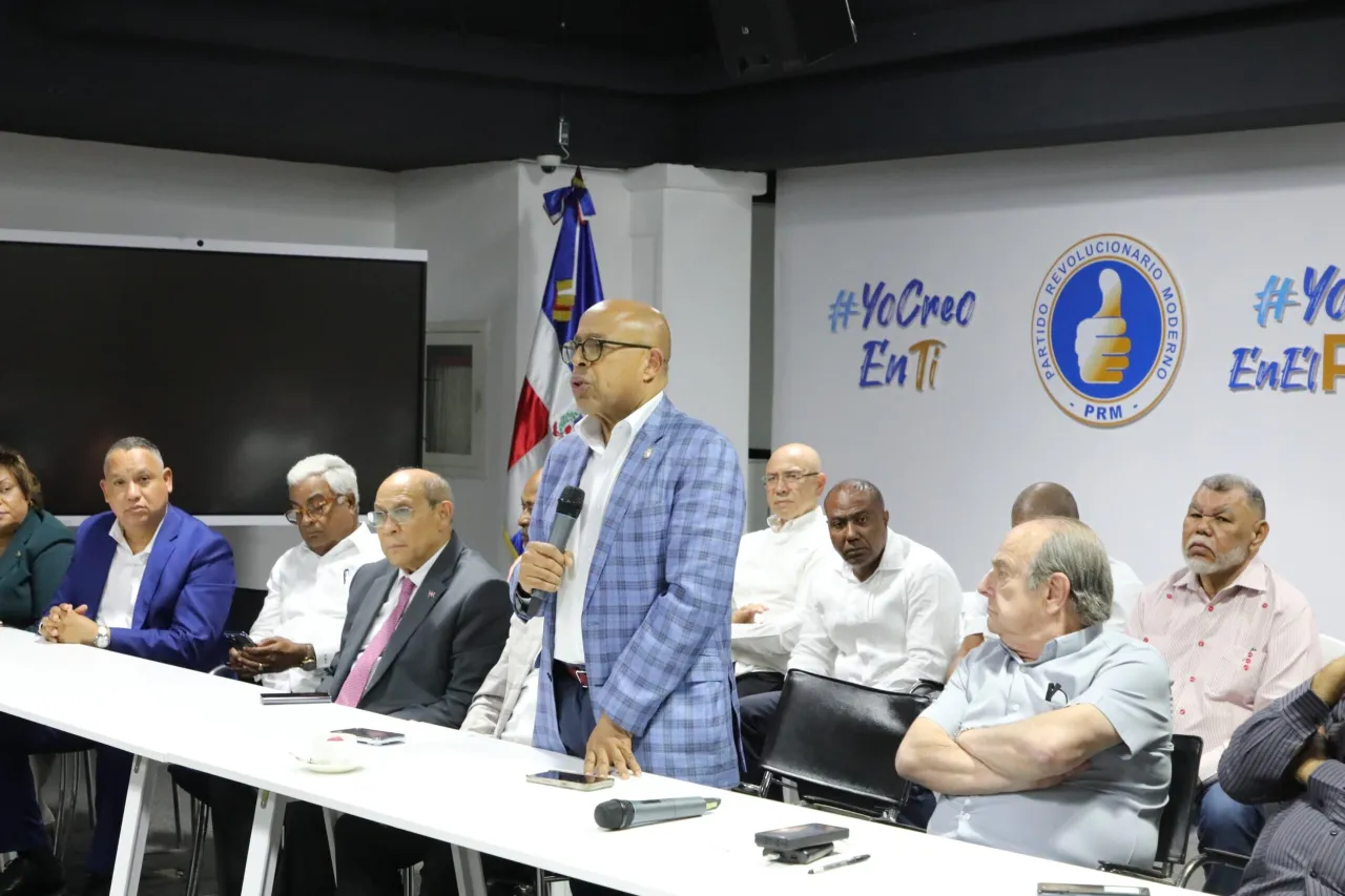 Alfredo Pacheco lidera ampliamente preferencias para la Secretaría General del PRM