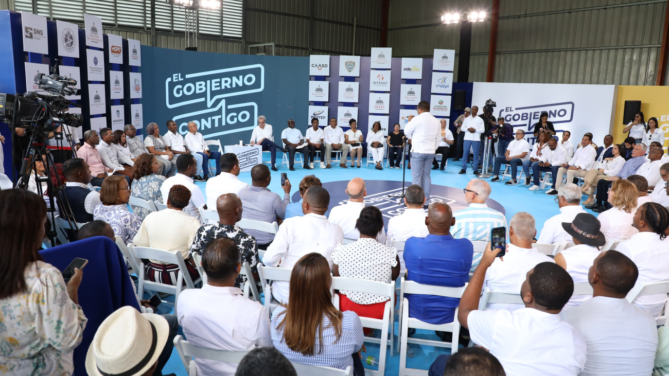 “El Gobierno Contigo” impacta a más de 16,000 personas, en una jornada encabezada por el presidente Luis Abinader, en el municipio de Guerra