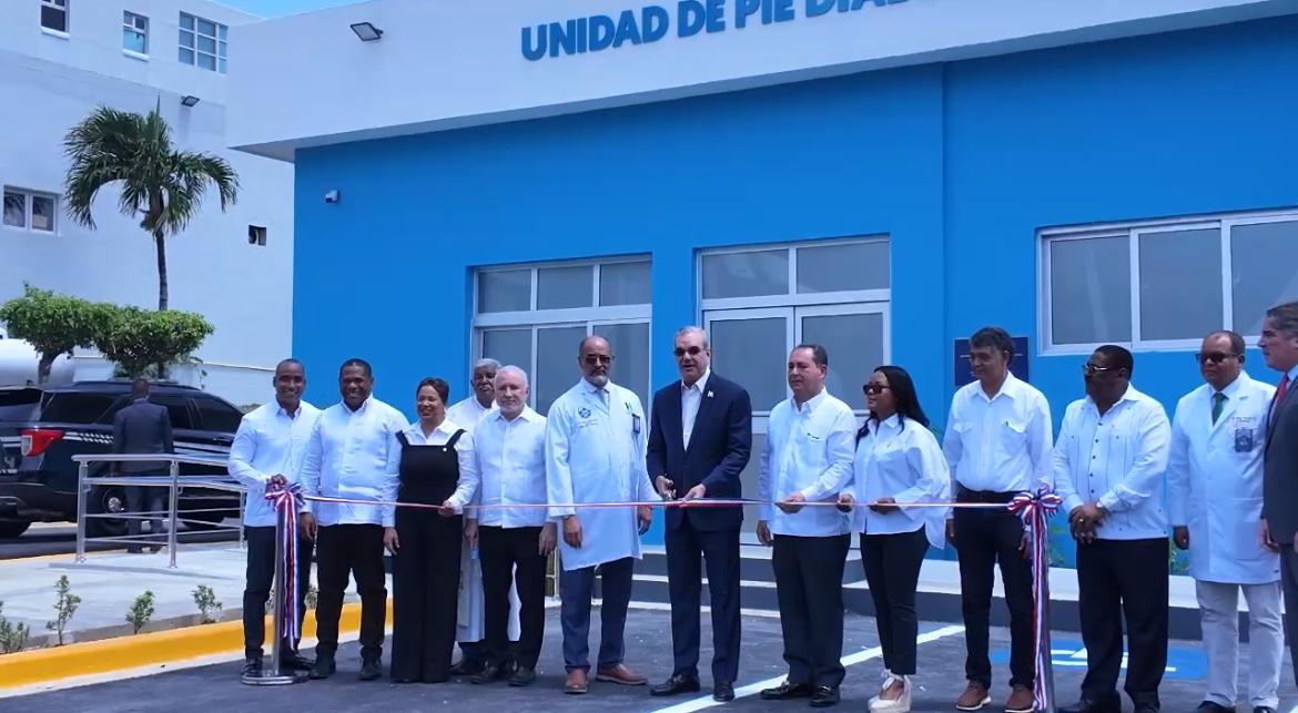 Presidente Abinader inaugura unidad especializada en pie diabético en el Hospital Marcelino Vélez Santana