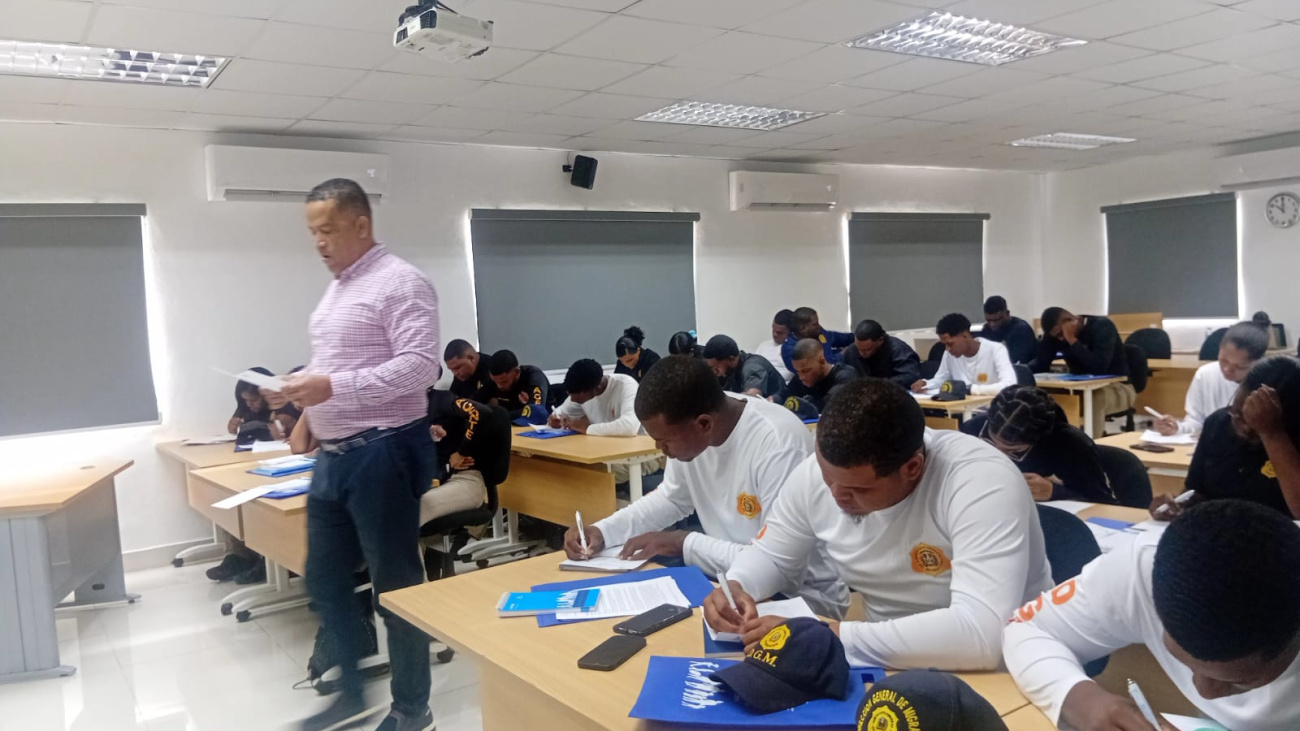 Capacitan Nuevos Agentes para Fortalecer Protección de Población Migrante