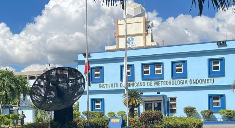 Indomet advierte lluvias aisladas y calor extremo por vaguada y onda tropical