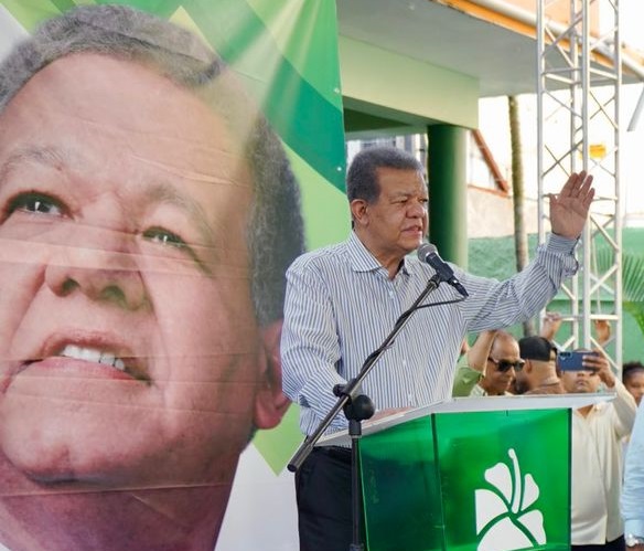 Leonel Fernández: “La circunvalación de Baní costó tres veces más y es la mitad de lo que debió ser”