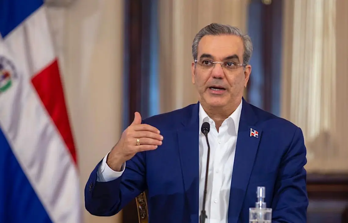 Abinader promulga nueva ley que regula exploración y explotación de hidrocarburos en República Dominicana