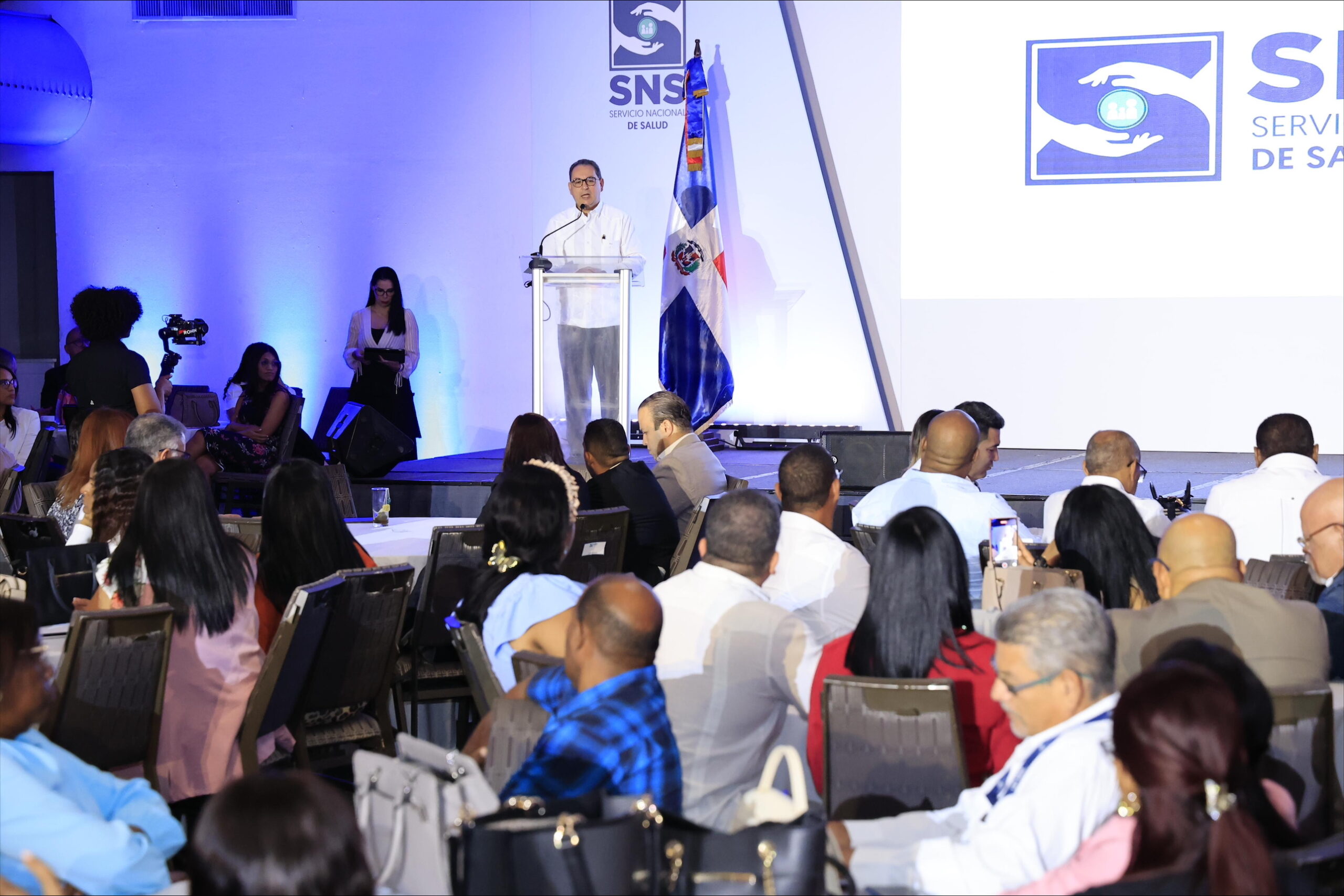 SNS anuncia récord de cirugías y reducción de mortalidad materna y neonatal