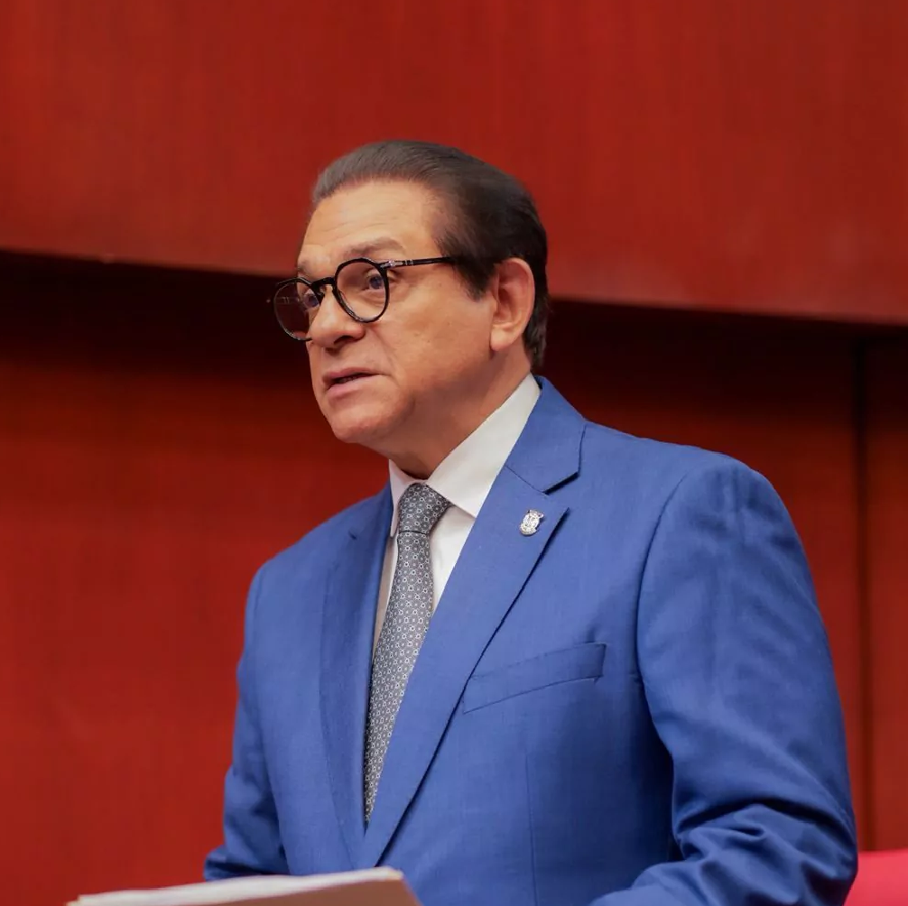 Senador Daniel Rivera destaca cumplimiento de SeNaSa en cobertura y pagos a sus afiliados