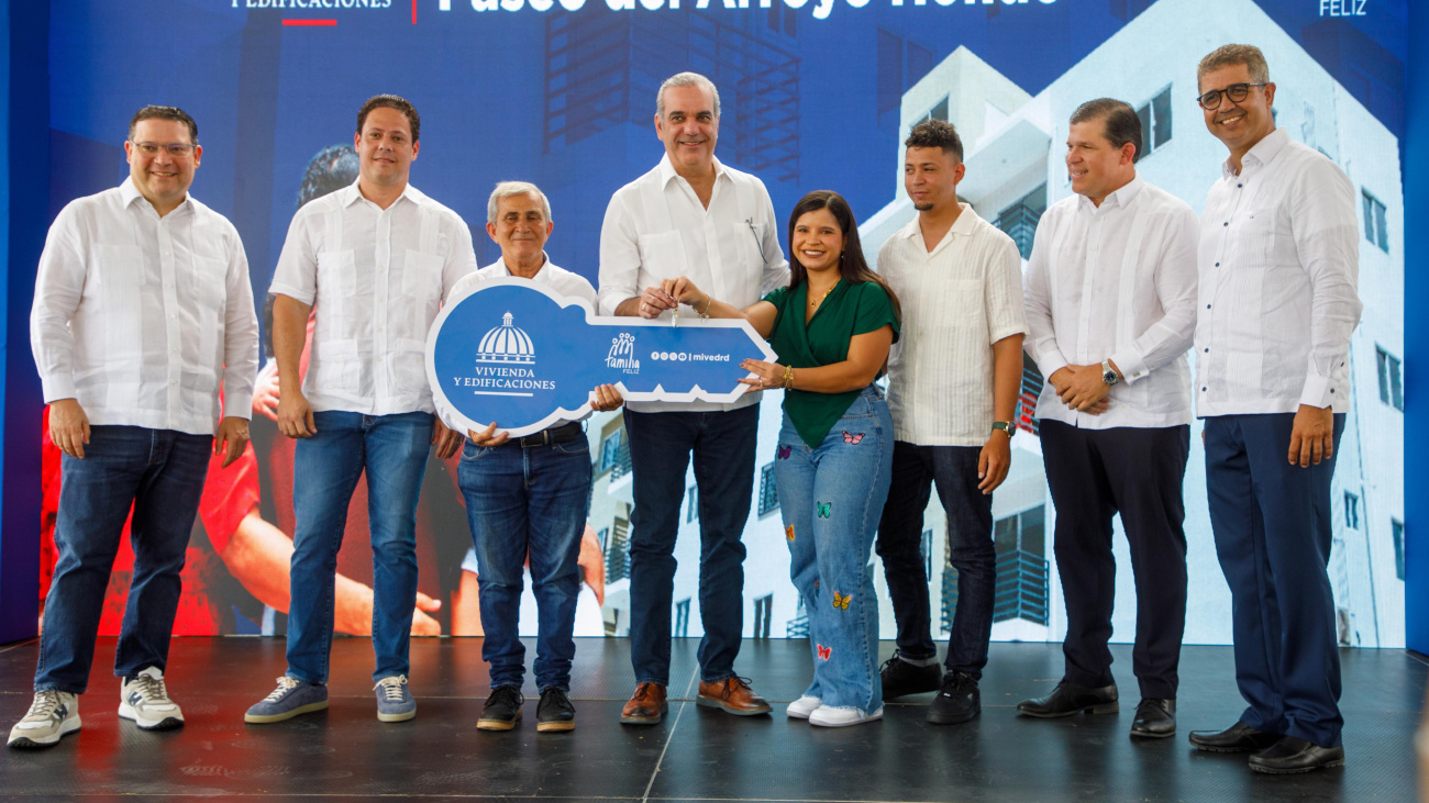 Presidente Abinader ha entregado más de 13,000 viviendas a familias necesitadas en cinco años; hoy entrega 46 más
