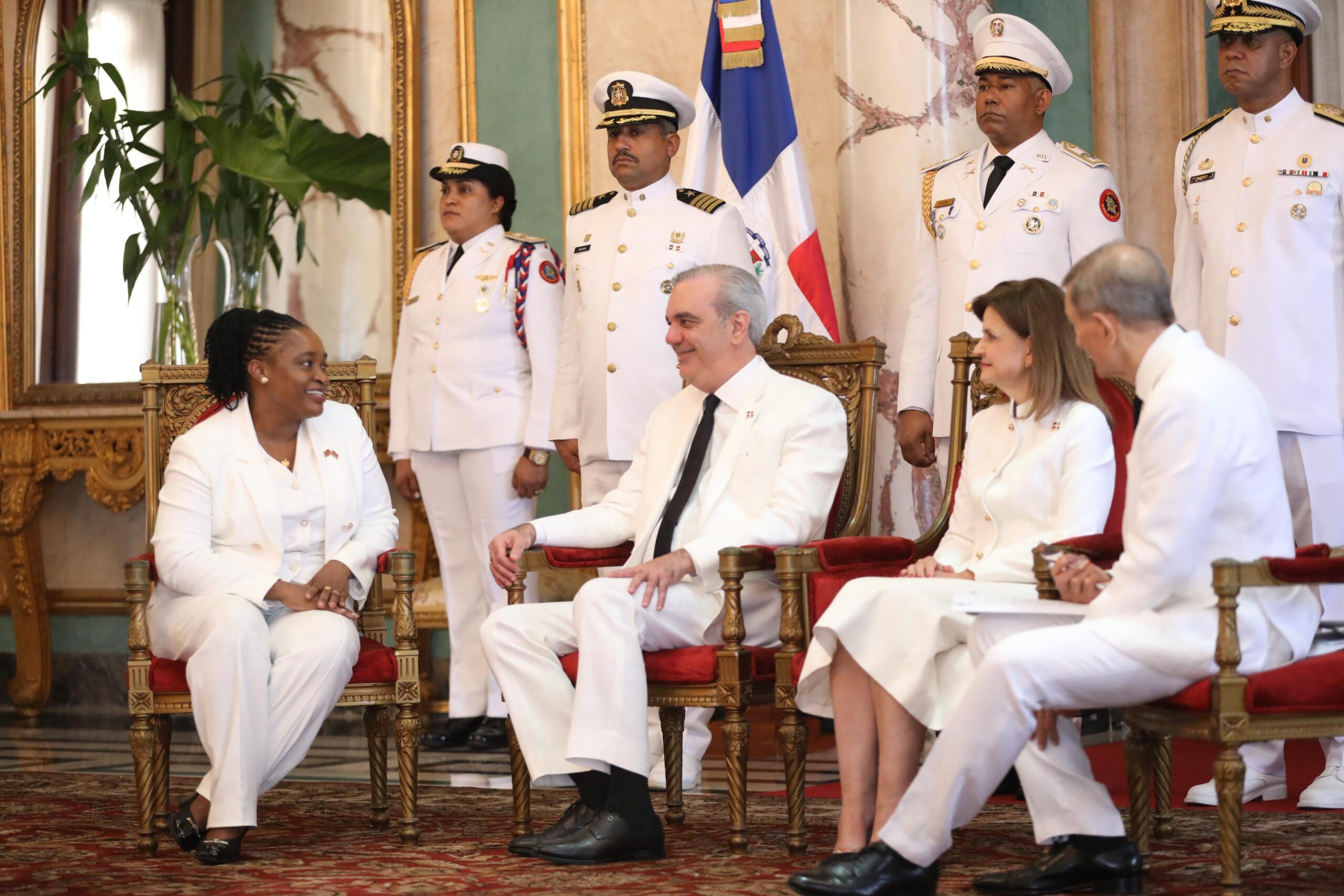 Presidente Abinader recibe cartas credenciales de siete nuevos embajadores en el país