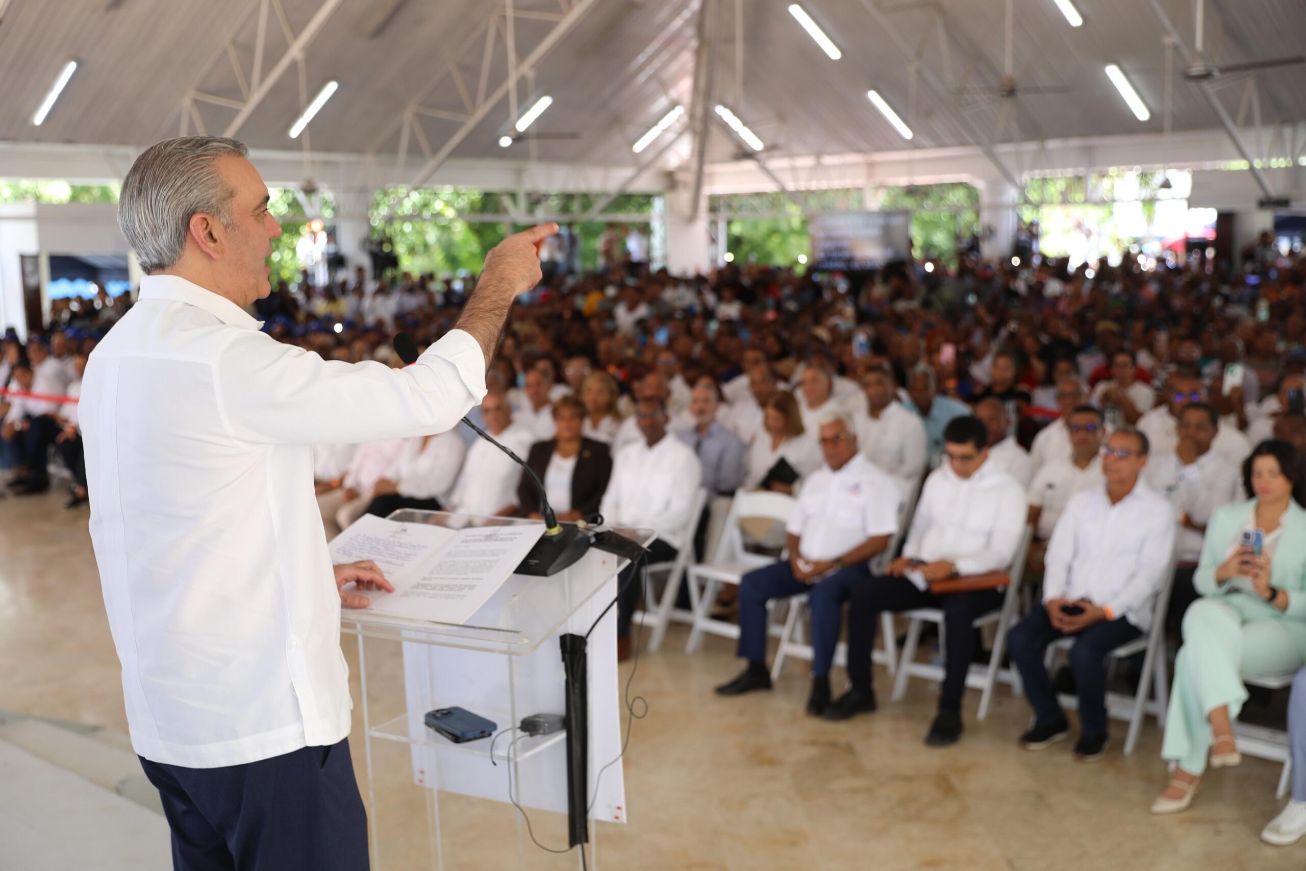 Presidente Abinader relanza proyecto para entregar 110,000 nuevos títulos de propiedad Presidente Abinader relanza proyecto para entregar 110,000 nuevos títulos de propiedad