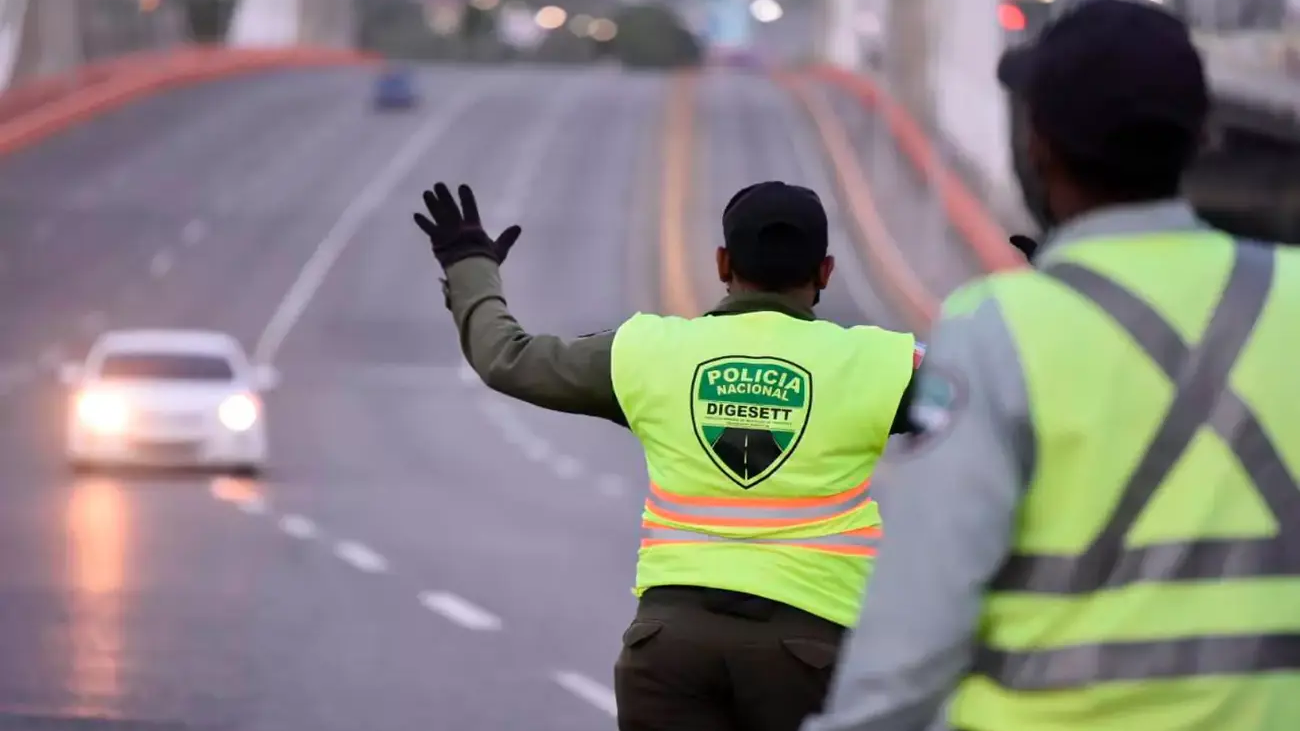 Digesett y humoristas Raymond Pozo y Miguel Céspedes lanzan video de concientización vial