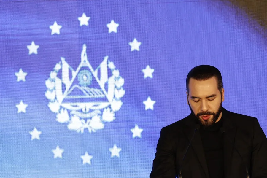 Bukele dice que la disciplina en las escuelas de El Salvador es para “evitar” las pandillas