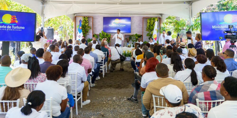 David Collado inicia reconstrucción del frente marítimo de playa Linda en Nizao con inversión superior a RD$37 millones