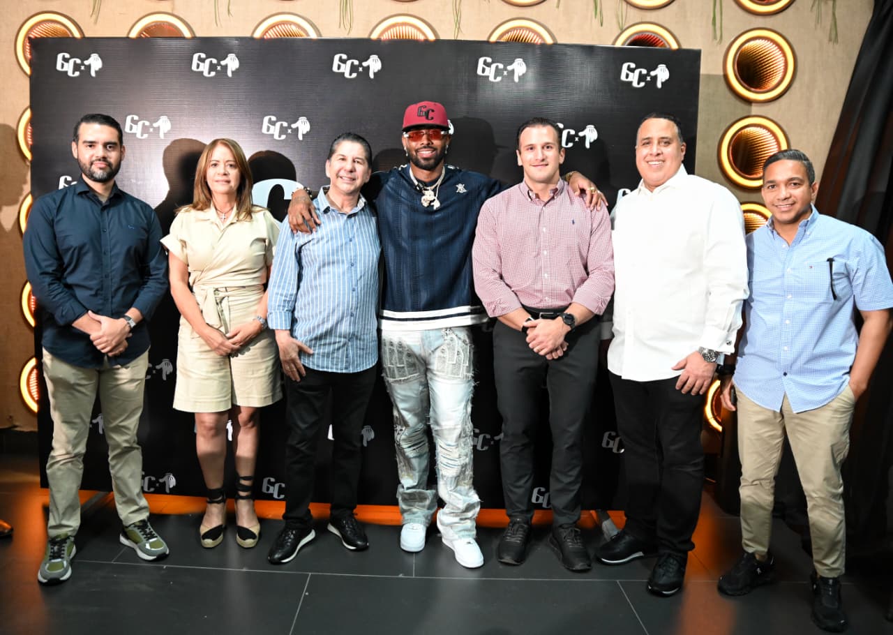 Gigantes del Cibao presentan a José Reyes en San Francisco de Macorís La actividad contó con la presencia de la prensa, empresarios e invitados especiales