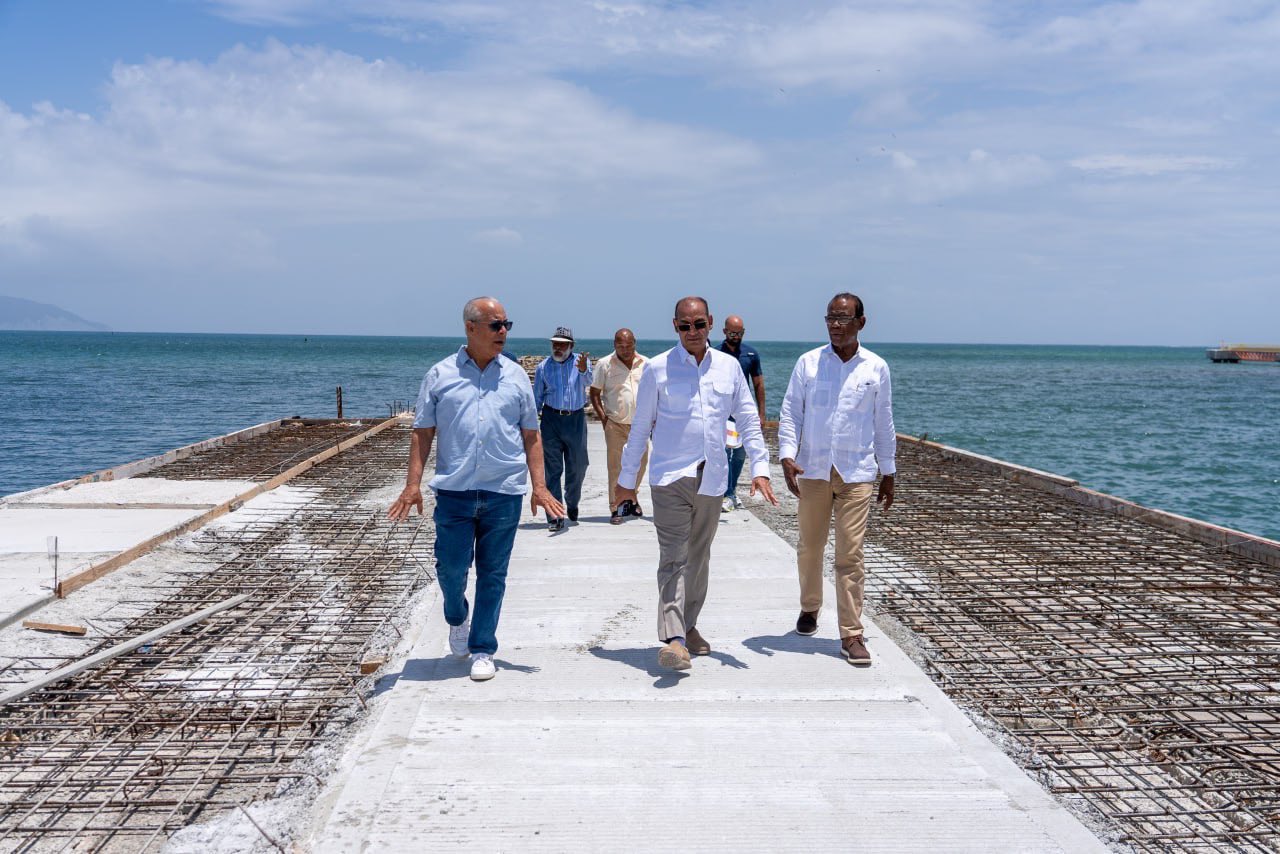 Autoridades supervisan obras de infraestructura que transformarán la provincia de Barahona