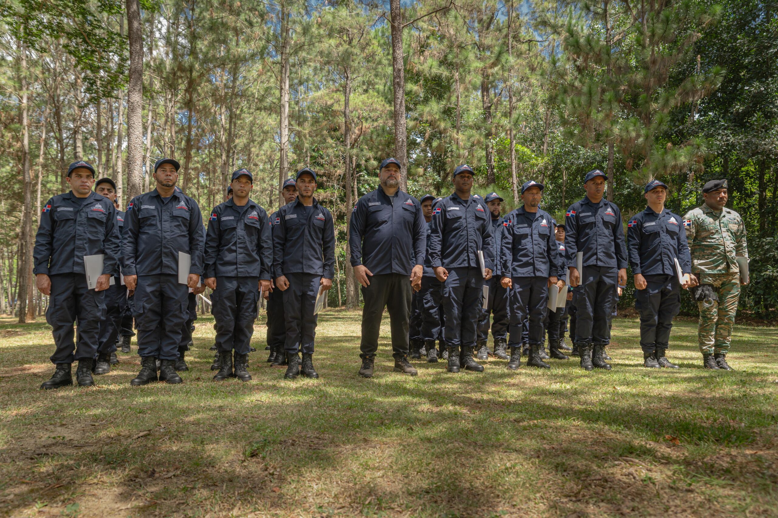 Medio Ambiente certifica a 44 guardaparques en manejo ambiental y áreas protegidas en Jarabacoa