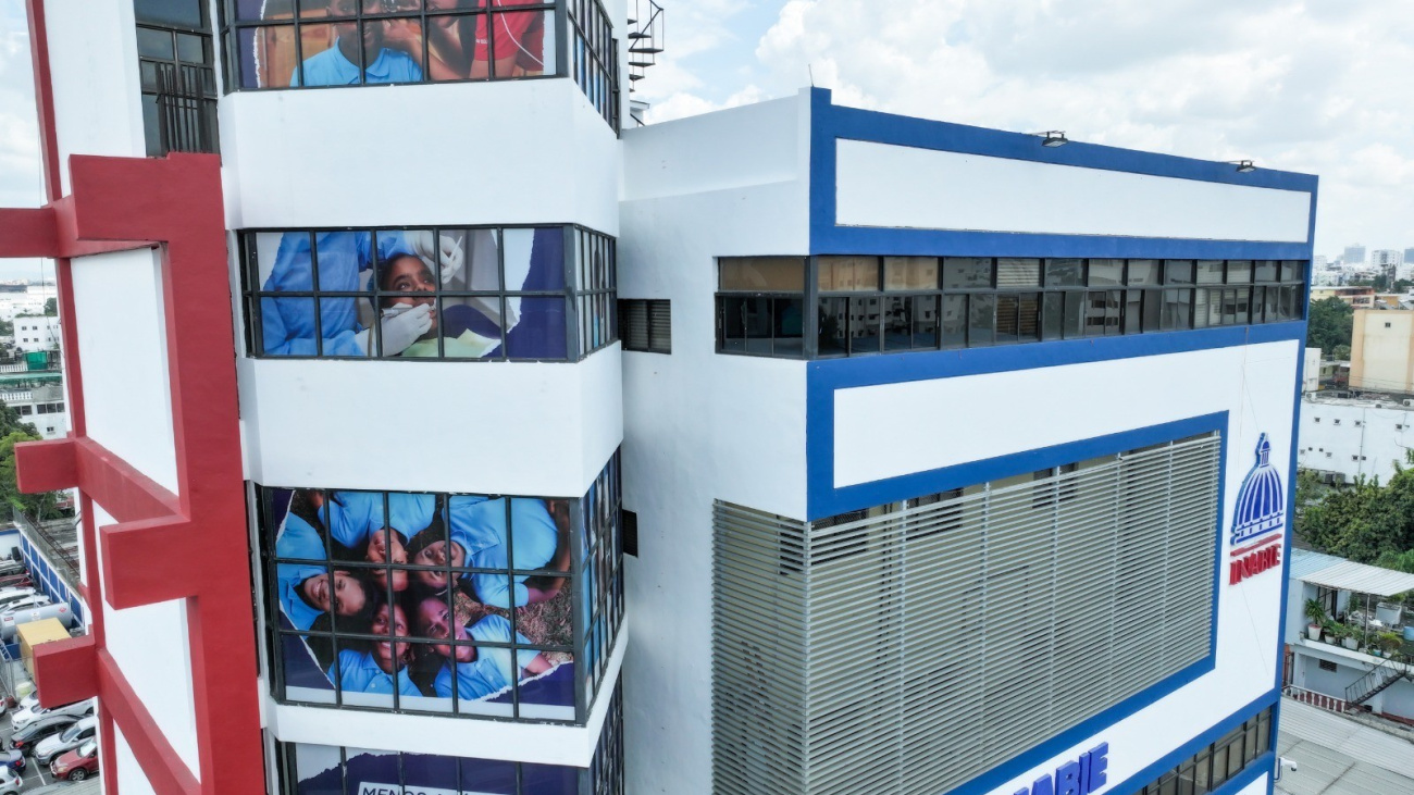INABIE y suplidores acuerdan acelerar entrega de utilería escolar a estudiantes del sector público