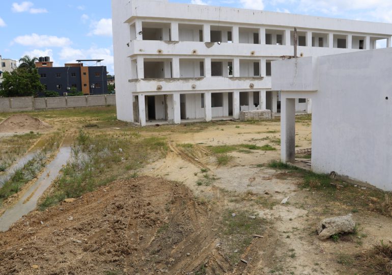Escuela Básica de Cancino Adentro cumple más de una década en construcción y no estará lista para este año escolar