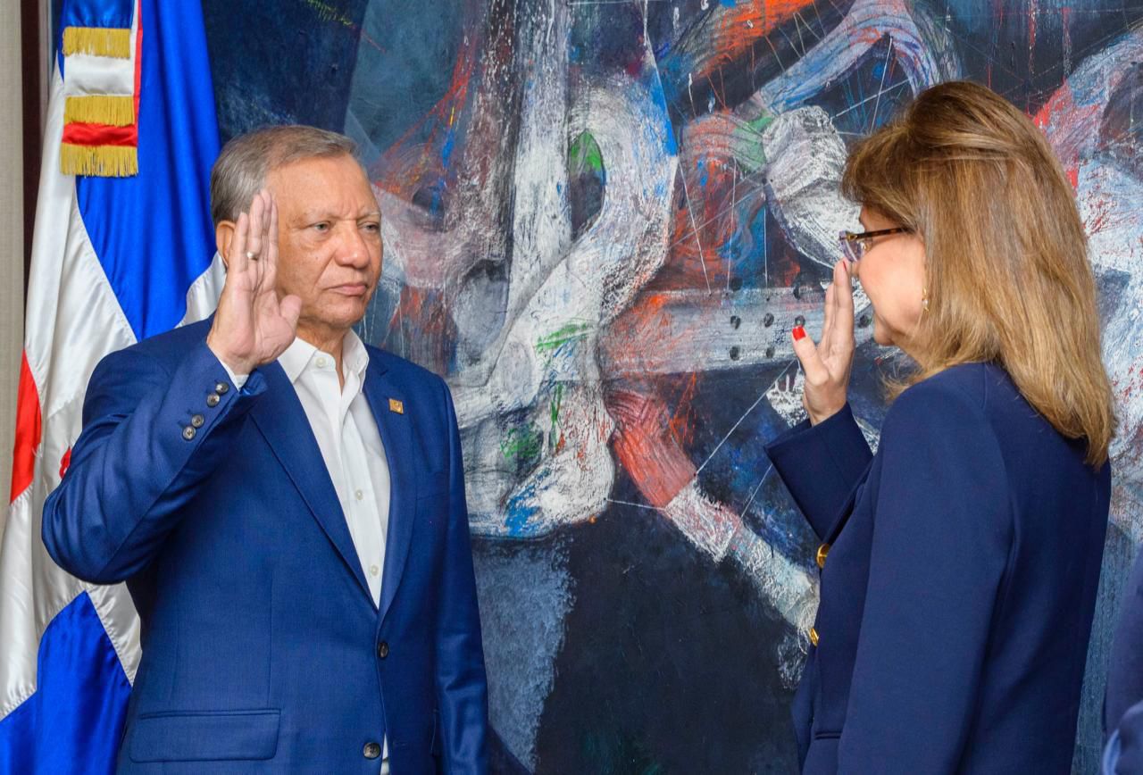Vicepresidenta juramenta a Leonardo Aguilera como presidente ejecutivo de Banreservas