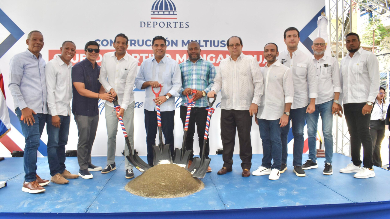 Ministro Kelvin Cruz da primer picazo para iniciar la construcción del multiusos de Manganagua