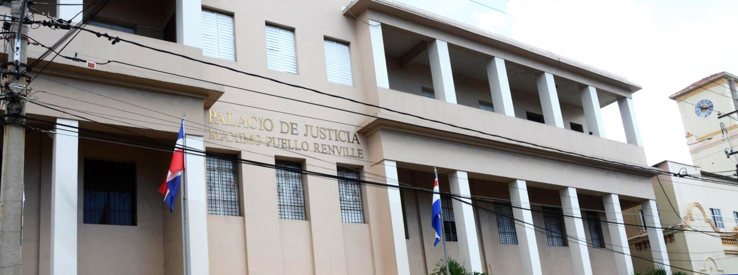 Prisión para dos hombres que asesinaron a una mujer en tienda de celulares de San Cristóbal