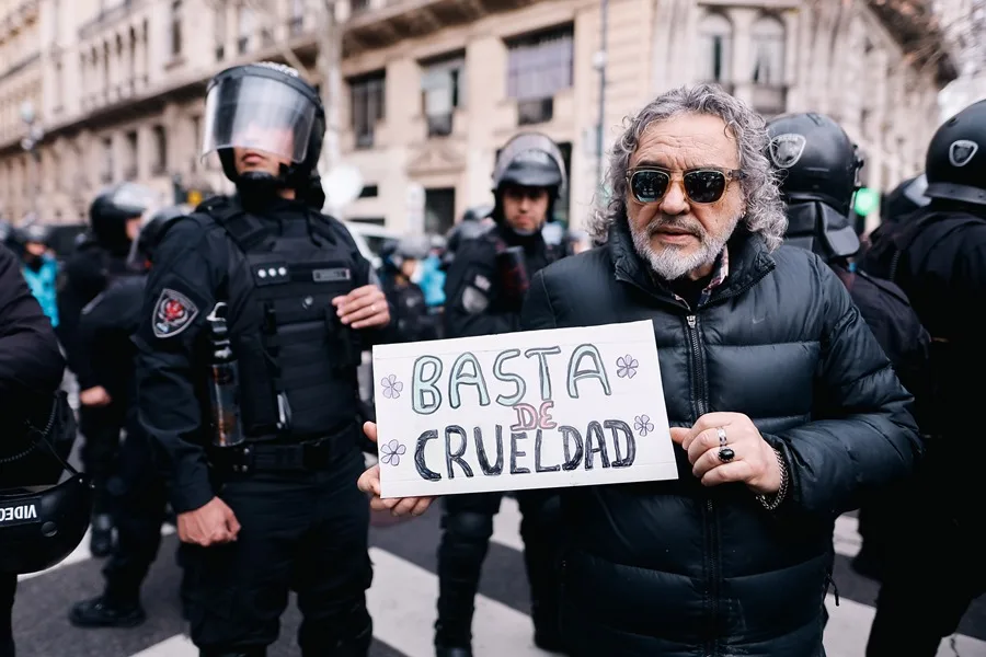 Los jubilados de Argentina protestan contra el veto de Milei al aumento en las pensiones