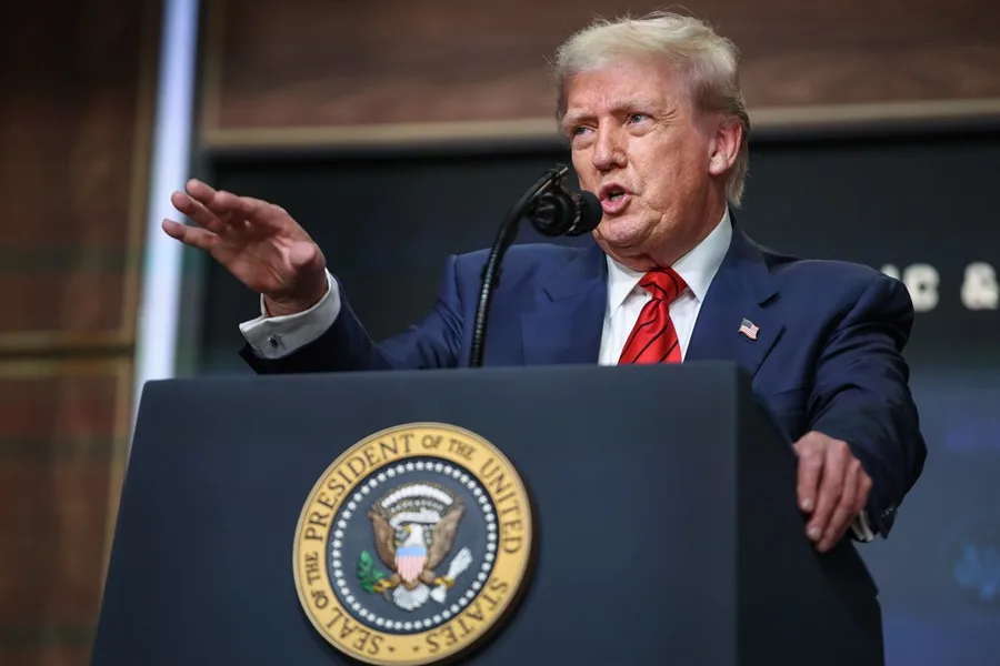 Donald Trump amenaza con federalizar Washington D.C. tras la agresión a un empleado del gobierno
