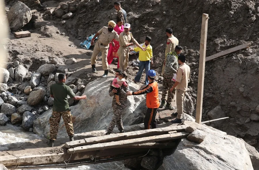 Más de 300 muertos por lluvias torrenciales e inundaciones repentinas en el norte de Pakistán