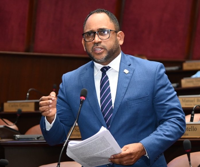 Diputado asegura “si Omar es el candidato, se vacía el PRM”