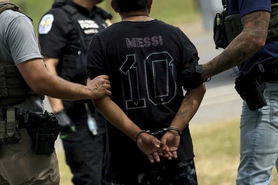 Aumenta presencia de agentes federales y de la Guardia Nacional en las calles de Washington