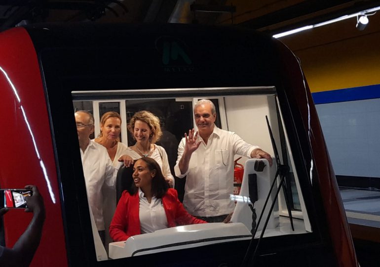 Presidente Abinader inaugura trenes de seis vagones y nuevo túnel de interconexión del Metro de Santo Domingo