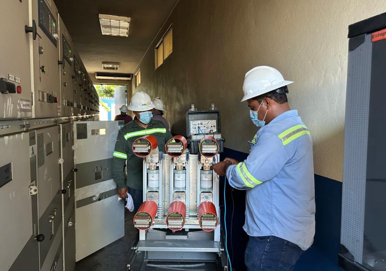 Edeeste trabaja para restablecer servicio tras avería en subestación Capotillo