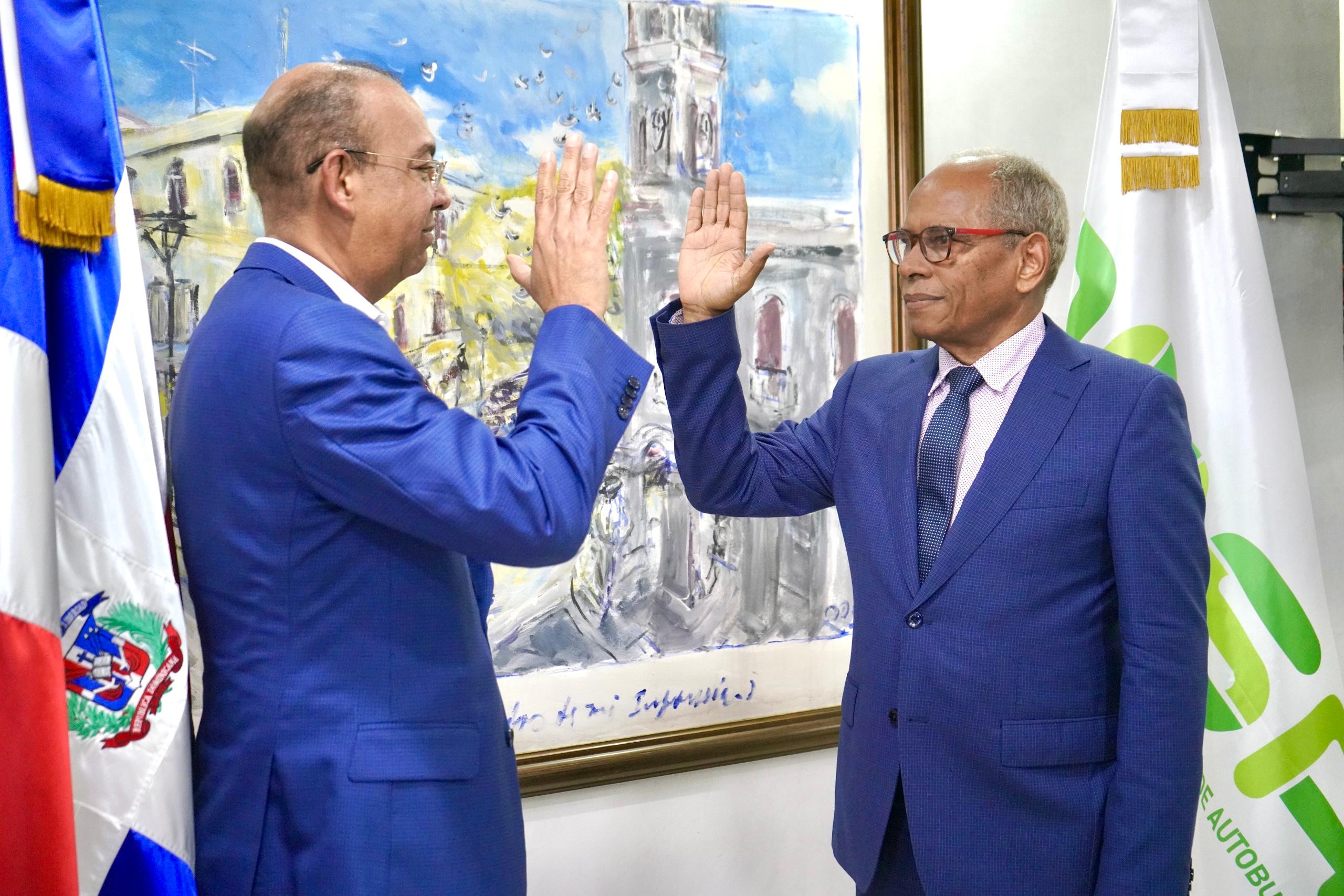 Onéximo Antonio González asume como nuevo vicepresidente ejecutivo de la OMSA