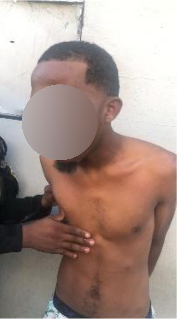 Apresan a hombre acusado de provocar la muerte de su hijo en Los Guandules