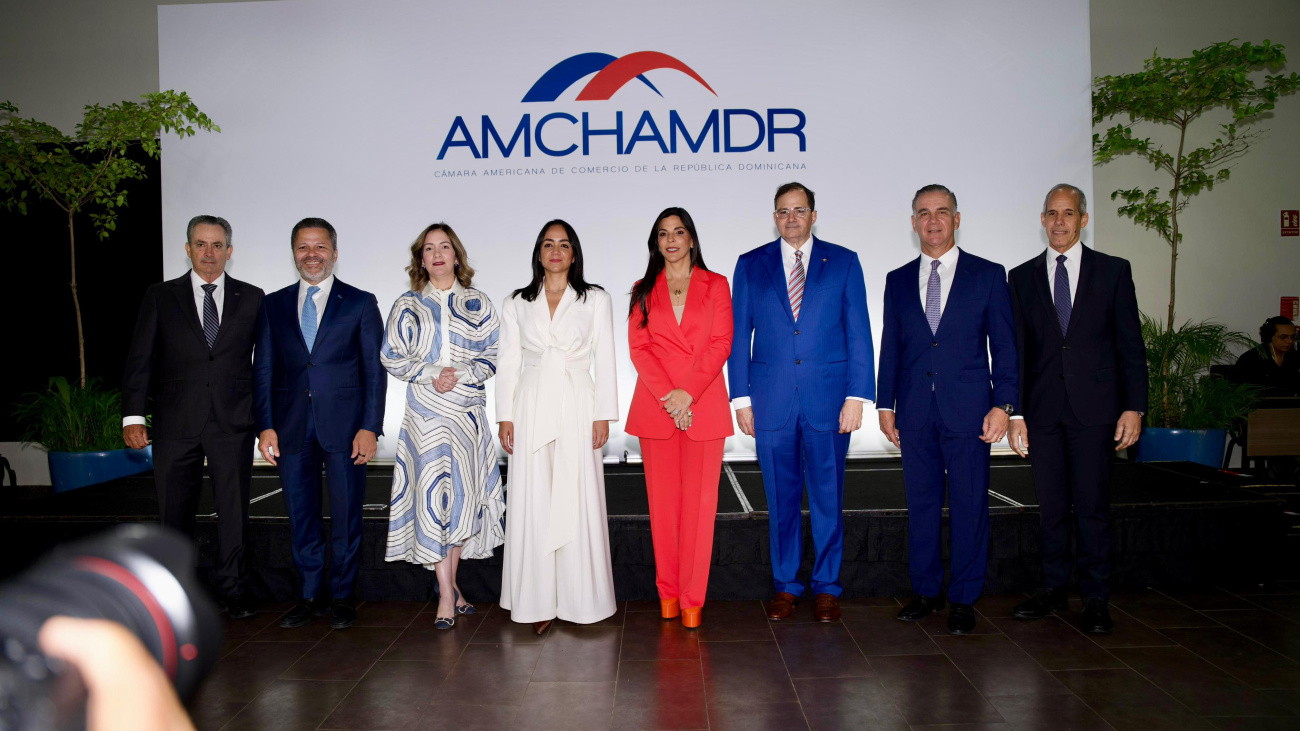 Ministra Faride Raful llama al sector privado al involucramiento social en la construcción de una República Dominicana más segura