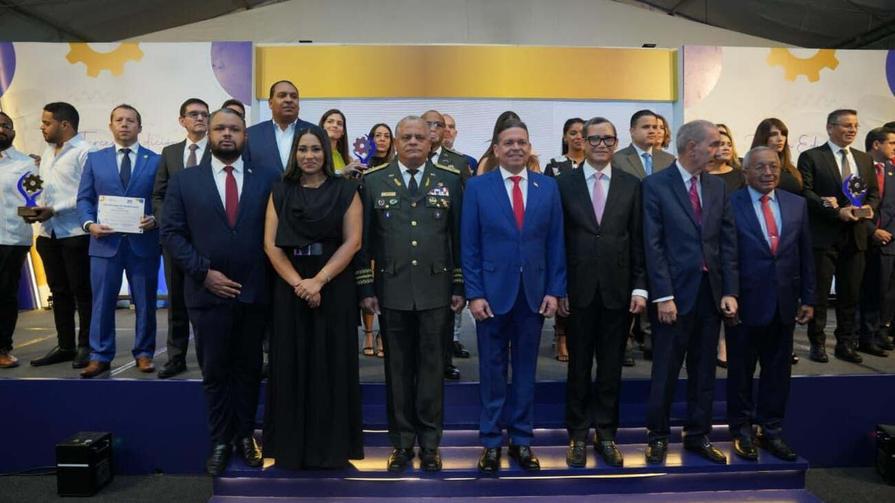 Industria Militar Dominicana recibe Reconocimiento a la Innovación Industrial Manufacturera 2025